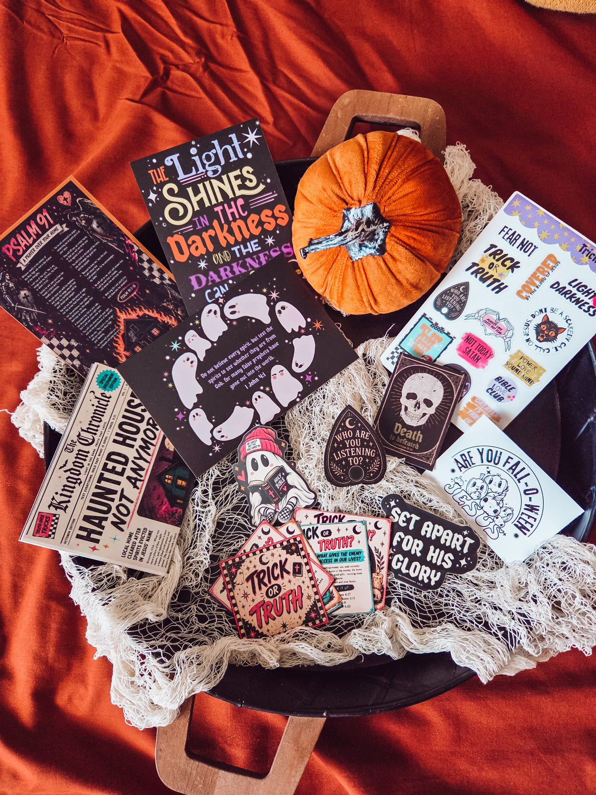 Trick or Truth kit
