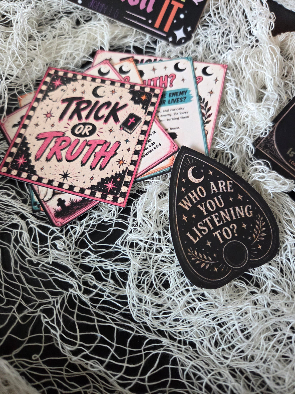 Trick or Truth kit